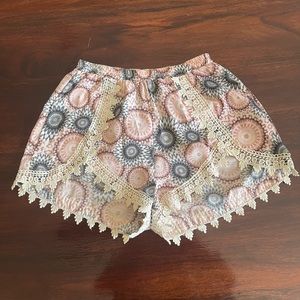 PINK SHORTS WITH DESIGN